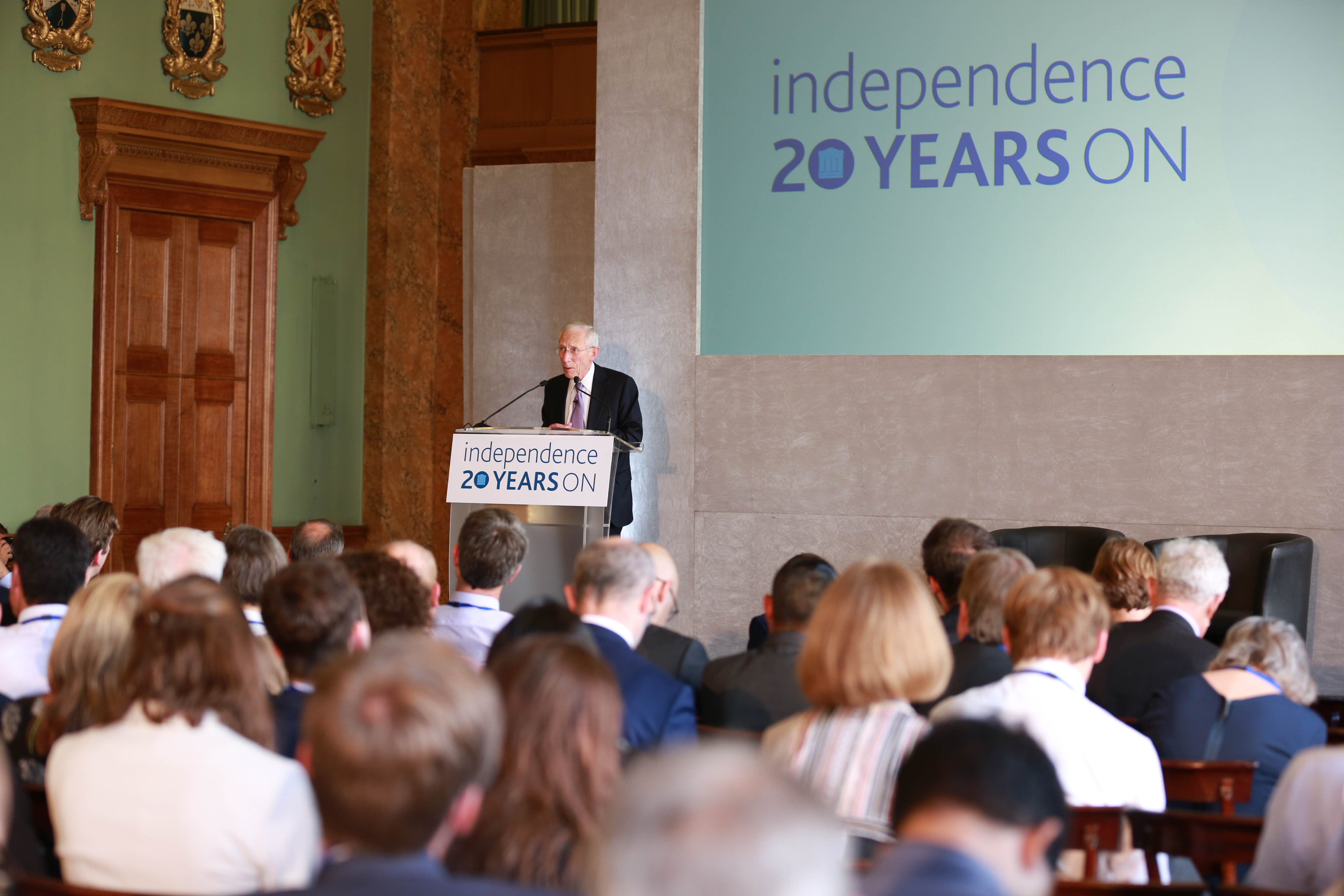 Stanley Fischer presenting